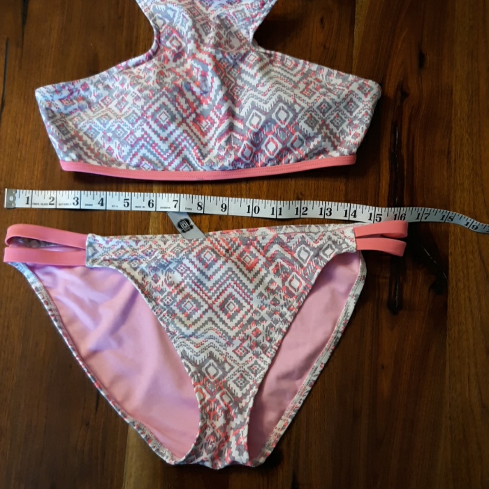Cute Bikini Set - Picture 3 of 10